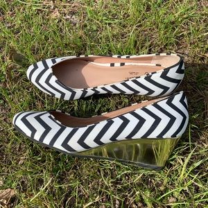 Seychelles brand size 7.5. 2.25” heel.